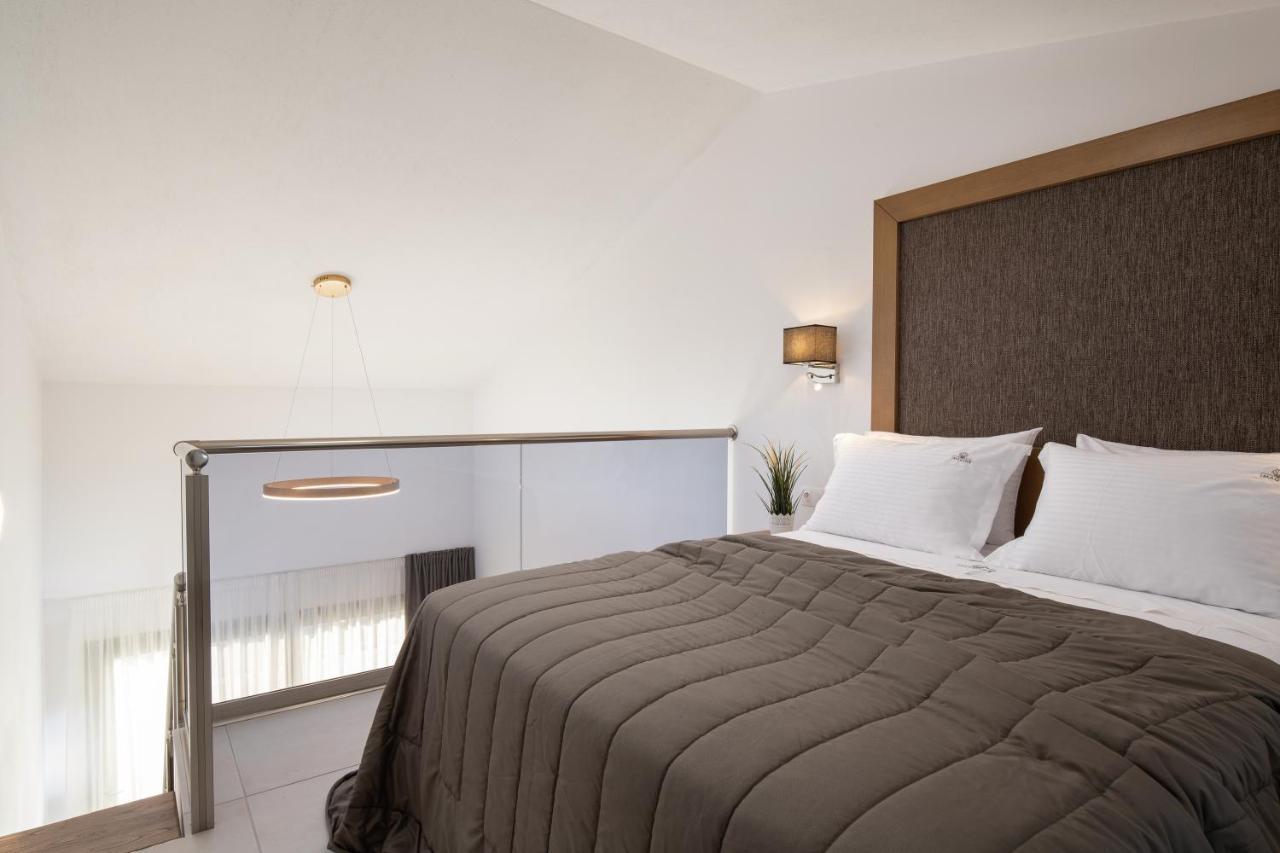 Imagine Luxury Suites Nikiti  Exterior foto